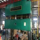 出售2012年常州中绿产四柱油压机2000吨