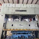 沈阳工厂刚刚买下二台南通框架液压机。一台1600吨，有.